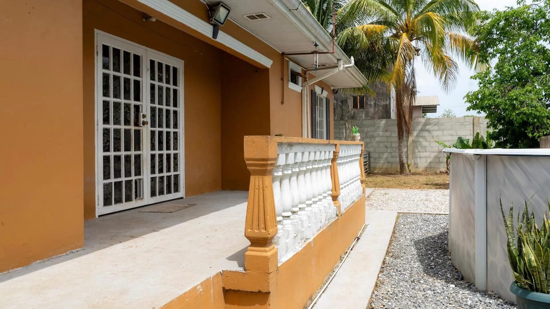 J Flats Apartment Malabar Settlement